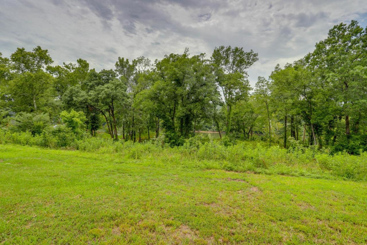 Rural Mt Olive Cabin Rental With White River View! Melbourne Bagian luar foto