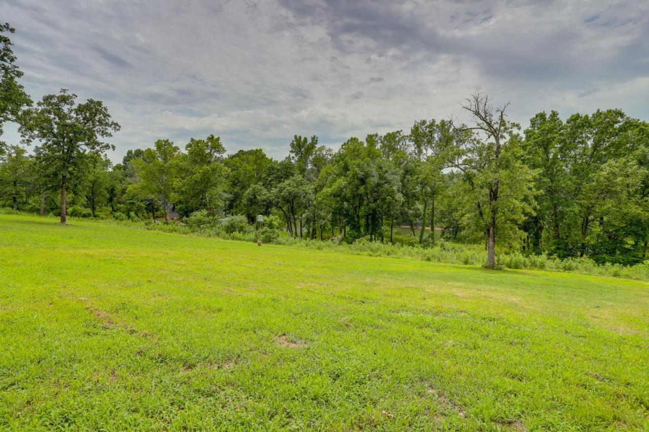 Rural Mt Olive Cabin Rental With White River View! Melbourne Bagian luar foto