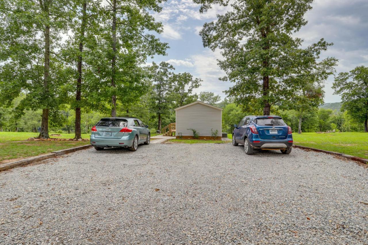 Rural Mt Olive Cabin Rental With White River View! Melbourne Bagian luar foto